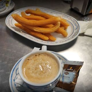 Litro Chocolate (1 lt.) Y Churros (24 uds.)