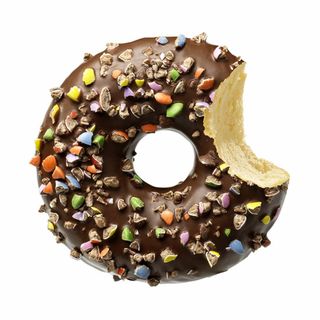 Донат Роял з лісовим горіхом