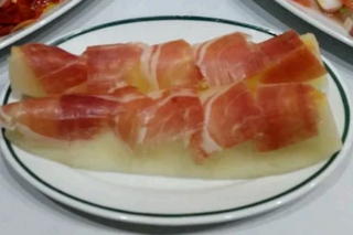 Melón Con Jamón Ibérico (Ración)