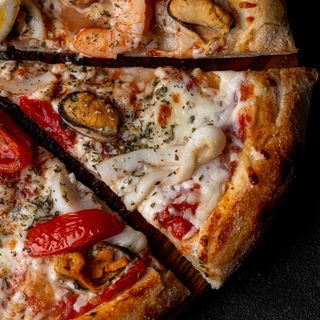 Піца  з морепродуктами (650)