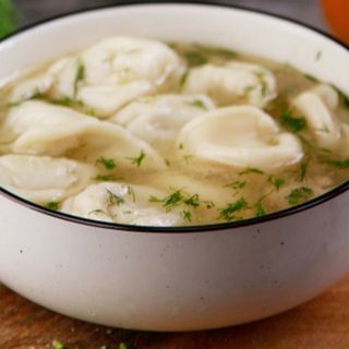 Пельмені в бульйоні