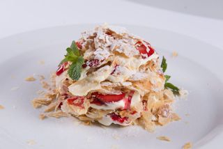 Бельгійський наполеон з полуницею (250г)