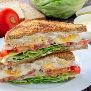 Sándwich Vegetal de Atún