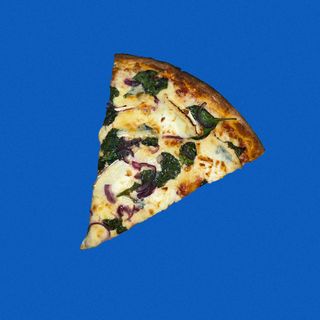 Fatia XXL de Espinafres, Queijo de Cabra e Cebola Roxa