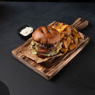 Подвійний яловичий бургер (370/150/60)