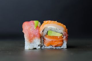 Uramaki hana mix - 8 pezzi