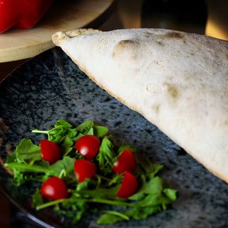 Calzone De Prosciutto E Funghi (30 Cm.)