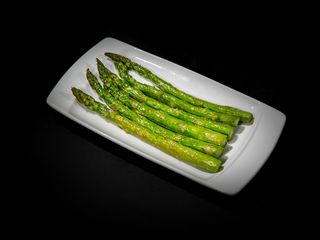 16E. Espárragos A La Plancha