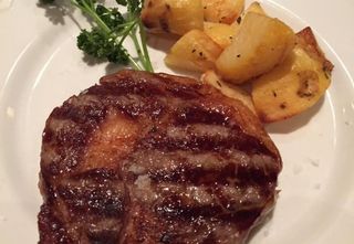 Costata disossata rib eye con patate al forno