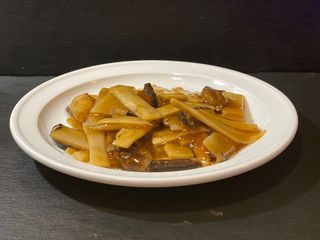 75. Anatra con bambù e funghi