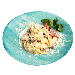 Фетучини с курицей и грибами