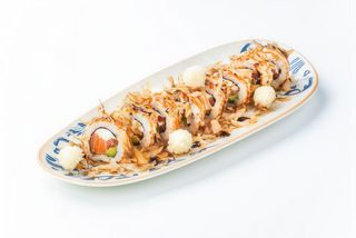 Туна-боніто рол з лососем та сирними кульками 