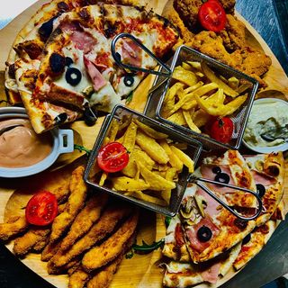 Platou KFC pentru pitici(5 copilași)