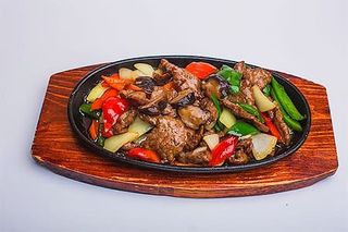 Пеште пісірілген сиыр еті/ Говядина на жаровне