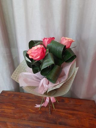 Buchet 3 Trandafiri Roz