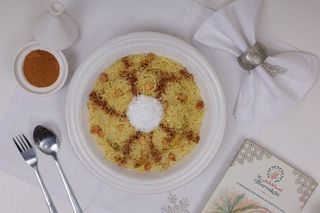 Seffa aux amandes et sucre glace