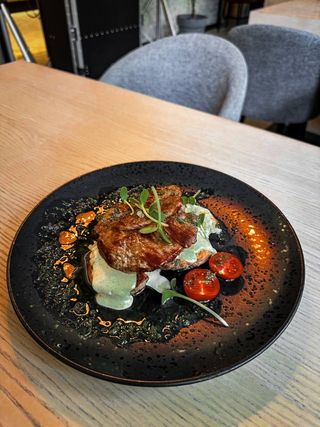 Стейк свинний зі смеш картоплею