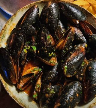 Midii in sos de rosii picant