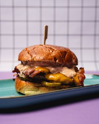 Double cheese & bacon burger