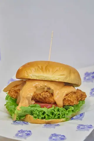Menú Crispy chicken burger