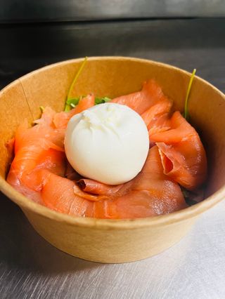 BURRATA E SALMONE AFFUMICATO 