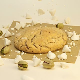 Cookie de choco blanco y pistachos