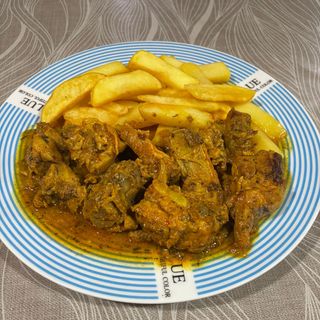 Costillas en Salsa con Patatas