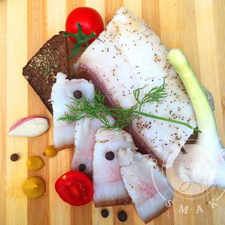 Słonina „Czosnkowa” 330-350g