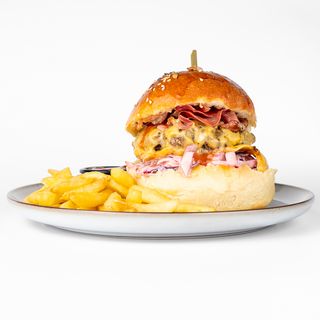 Domenico burger s prženim krumpirom