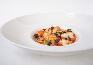 Хвости тигрових креветок у анісовому соусі