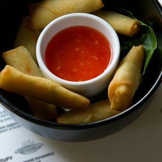 Crispy proljetne rolice, 2 umaka