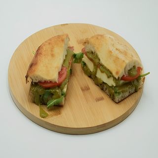 ფოკაჩას სენდვიჩი კაპრეზე