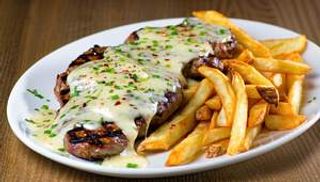 Piept de pui quattro fromaggi cu cartofi steak 550 g