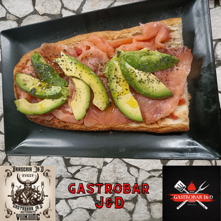 coca de salmon y agucate