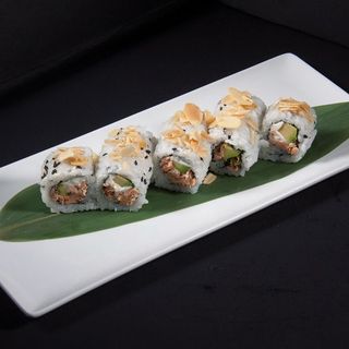 Uramaki mando roll