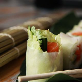 926-GREEN SALMON ROLL (8 PCS)  D