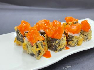 P18 Uramaki tartare fritto speciale piccante