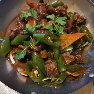 95. Scodella su fuoco con manzo干锅牛肉