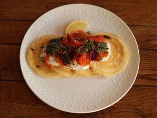 Рікотні Панкейки з Лососем та Ікрою (320g)