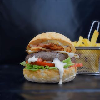 Hamburguesa la muy nuestra