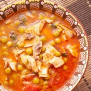 Пиле с грах и картофи