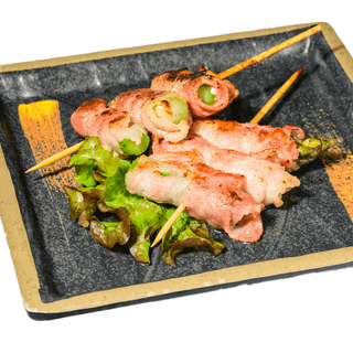 B14. Spiedini di pancetta e asparagi alla griglia