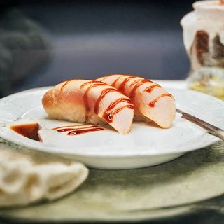 63. Nigiri maguro scottato