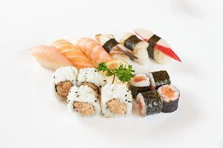 173. Sushi misto - 14 pezzi