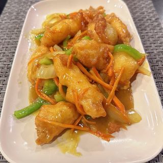 Merluza Rebozada con salsa curry 