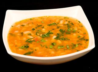 Ciorba de fasole cu costita 