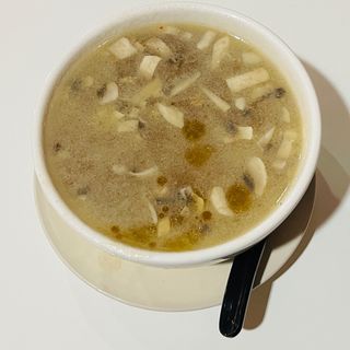 sopa de pollo con champiñones
