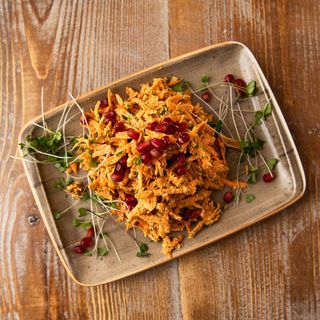 სტაფილოს სალათი ნიგვზით