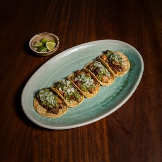 Tacos de carnitas de cerdo (5 ud)