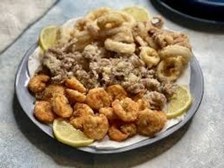 Fritto misto di calamari e gamberi
